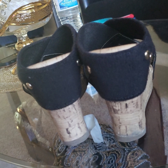 Heals - Picture 3 of 3